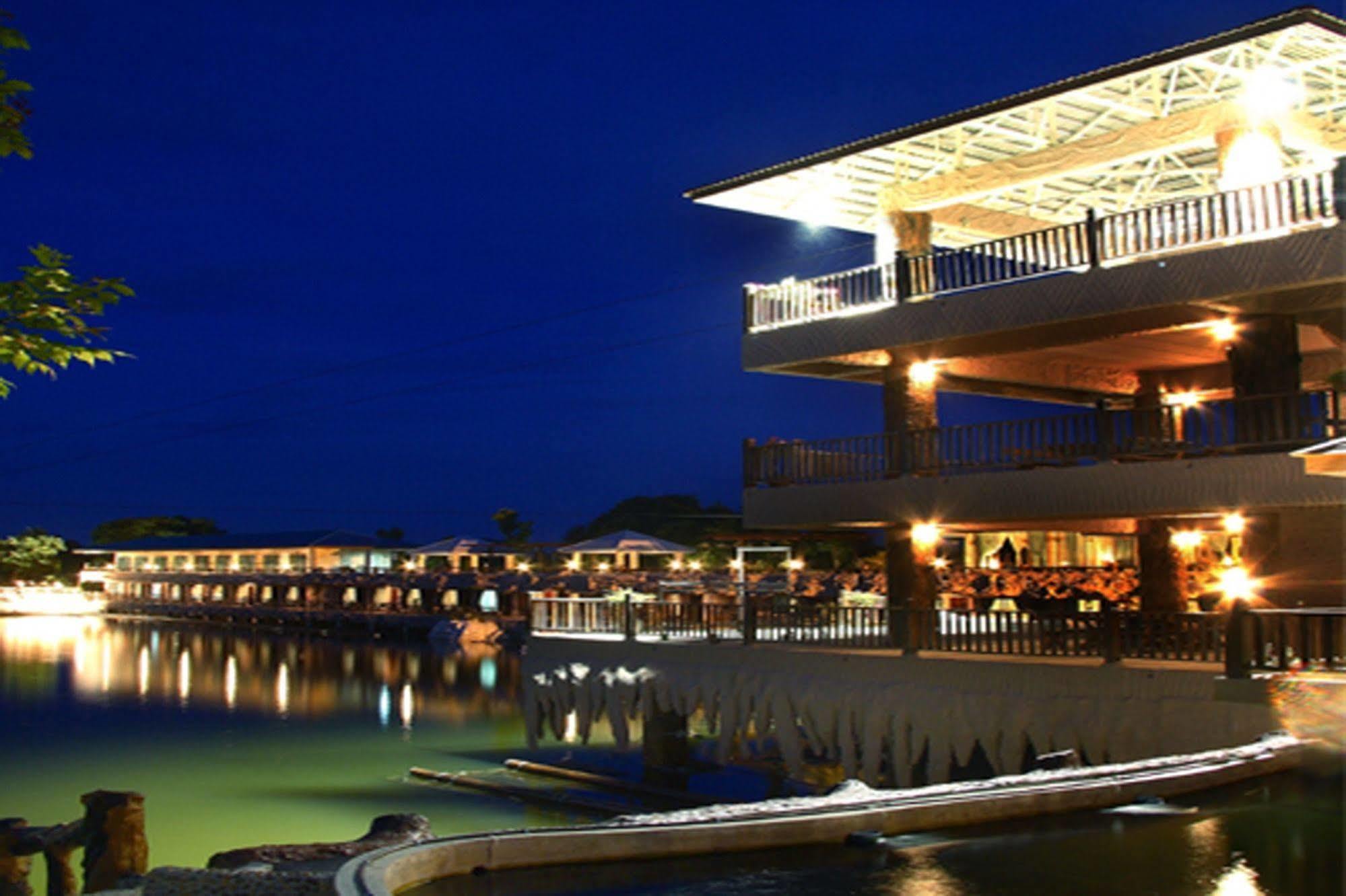 Chart Trip Resort Nakhonratchasima Εξωτερικό φωτογραφία