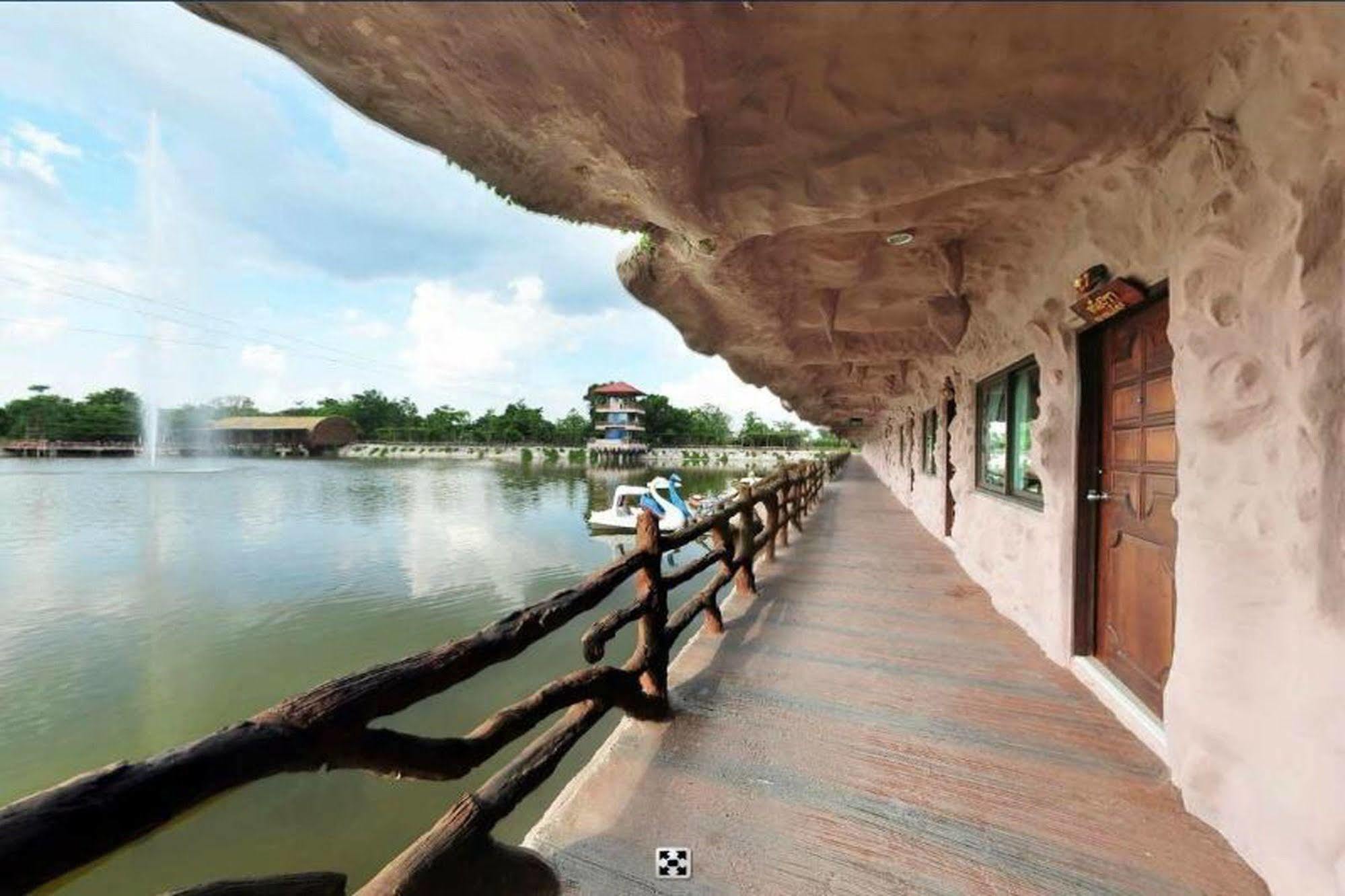 Chart Trip Resort Nakhonratchasima Εξωτερικό φωτογραφία