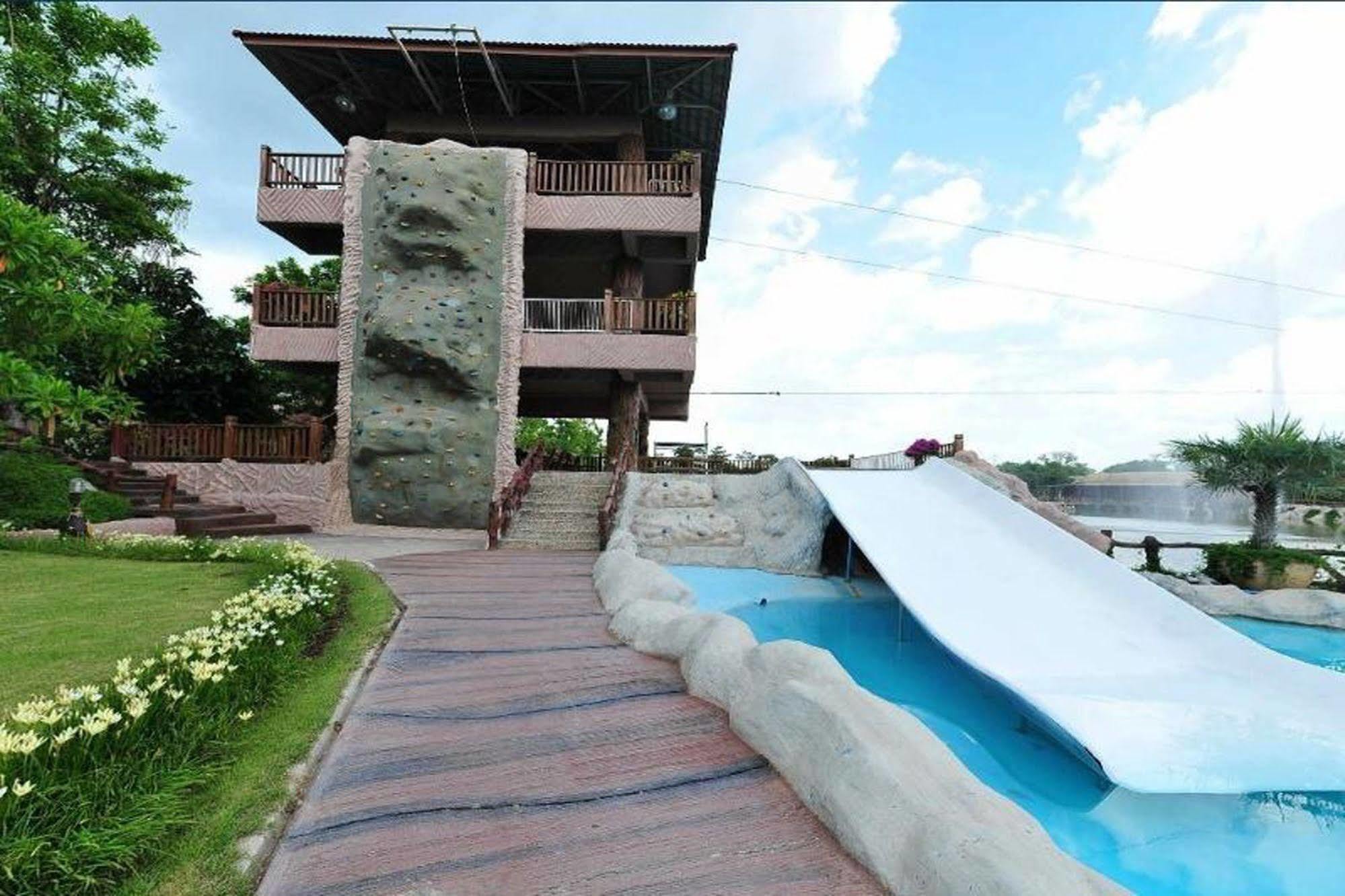 Chart Trip Resort Nakhonratchasima Εξωτερικό φωτογραφία