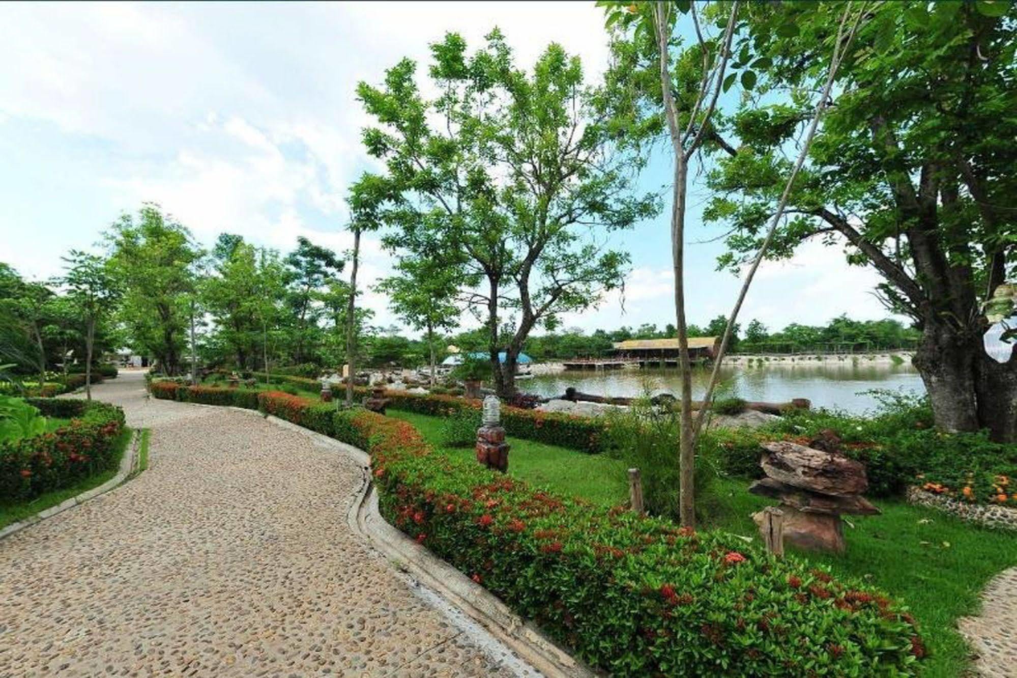 Chart Trip Resort Nakhonratchasima Εξωτερικό φωτογραφία