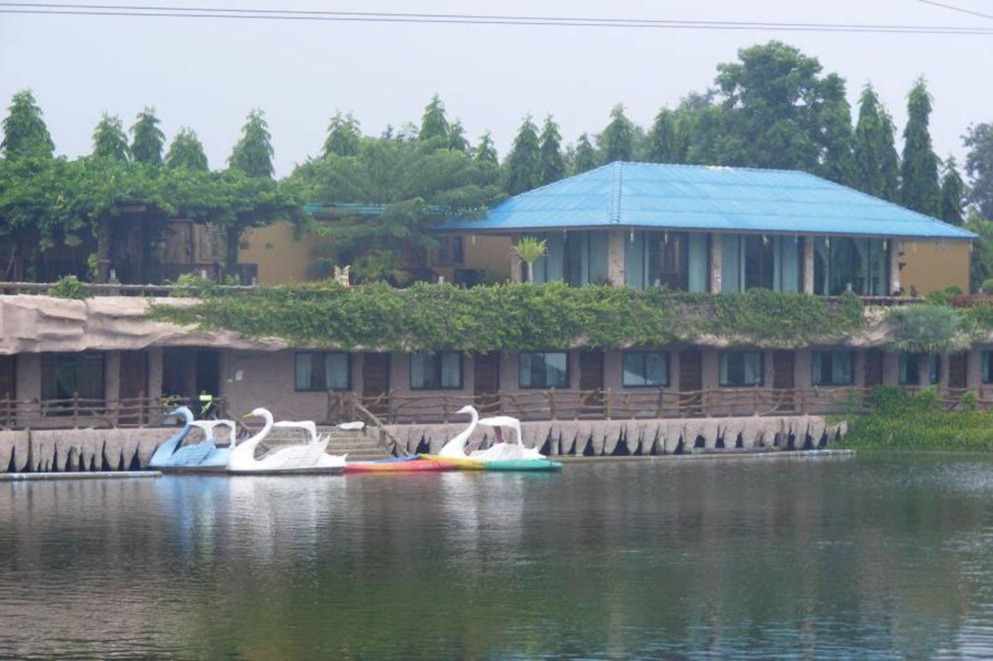 Chart Trip Resort Nakhonratchasima Εξωτερικό φωτογραφία
